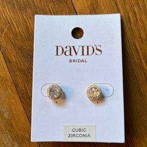 Cubic zirconia/gold earrings
